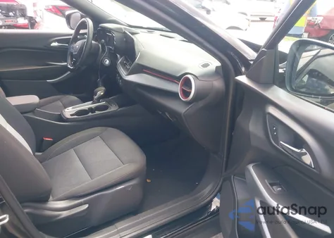 2024 Chevrolet Trax Fwd 1Rs z USA, uszkodzony, nr VIN KL77LGE29RC120767